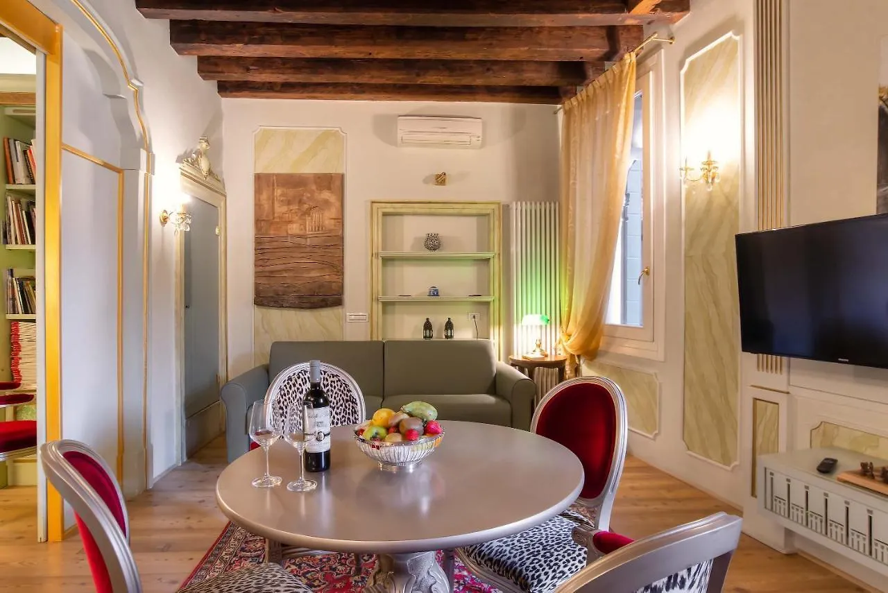 Sant'Angelo - Fenice Apartments In Venice Italy