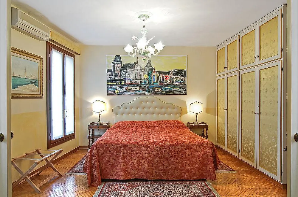 Sant'Angelo - Fenice Apartments In Wenecja