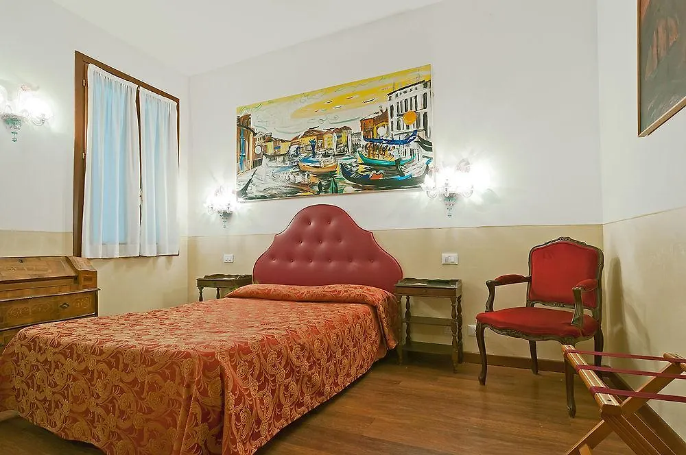 Sant'Angelo - Fenice Apartments In Wenecja 0*,  Włochy