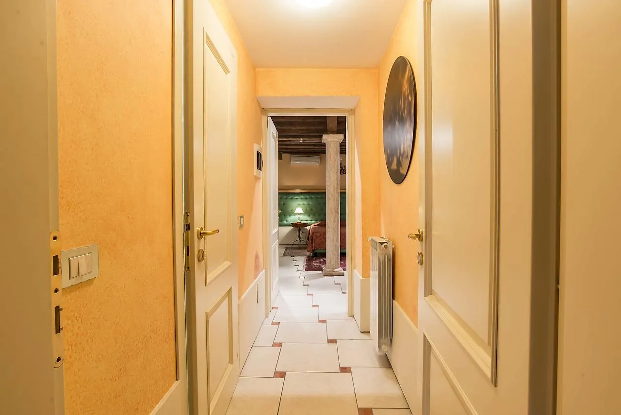 Sant'Angelo - Fenice Apartments In Wenecja 0*,