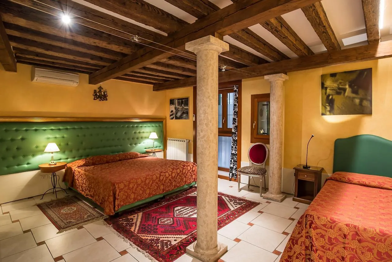 Sant'Angelo - Fenice Apartments In Wenecja